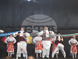 Аржентина - Комодоро Ривадавия - Антарктида - научноизследователски кораб "Св. св. Кирил и Методий" - българска общност