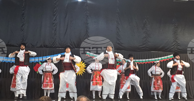 Bulgarian, Argentine Folk Ensembles Perform Concert in Comodoro Rivadavia