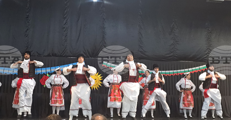 Bulgarian, Argentine Folk Ensembles Perform Concert in Comodoro Rivadavia