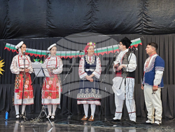 Аржентина - Комодоро Ривадавия - Антарктида - научноизследователски кораб "Св. св. Кирил и Методий" - българска общност