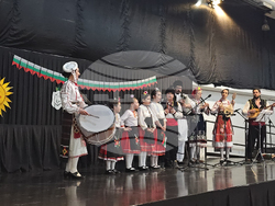 Аржентина - Комодоро Ривадавия - Антарктида - научноизследователски кораб "Св. св. Кирил и Методий" - българска общност