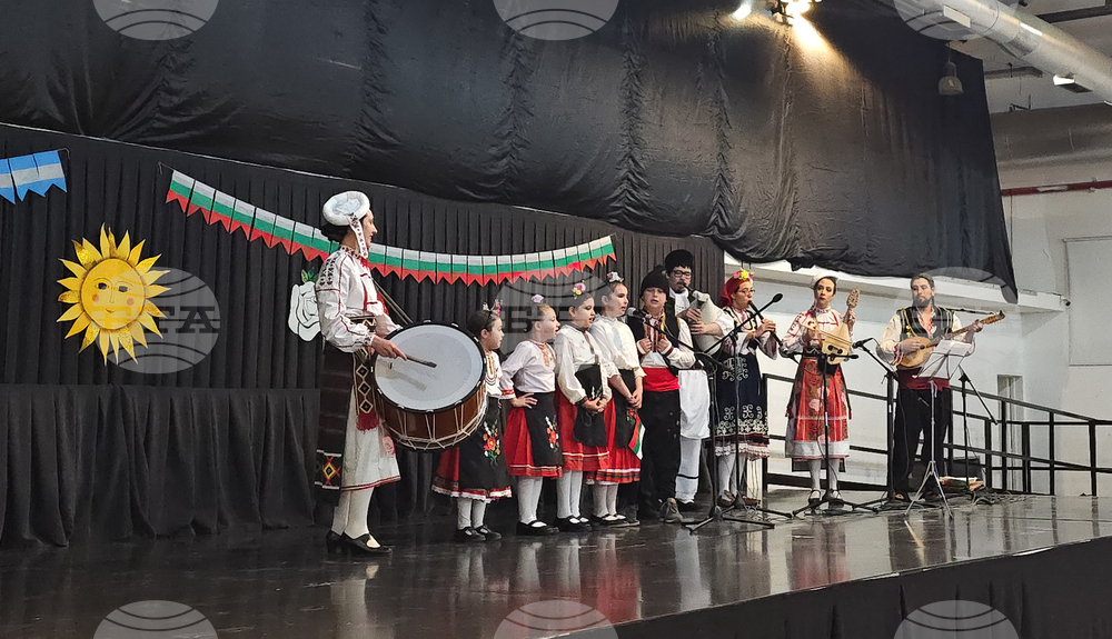 С изложба и концерт българската общност в аржентинския град Комодоро Ривадавия посрещна научноизследователския кораб "Св. св. Кирил и Методий"