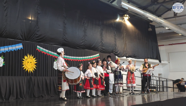 Български и аржентински фолклорни състави изнесоха концерт в аржентинския град Комодоро Ривадавия