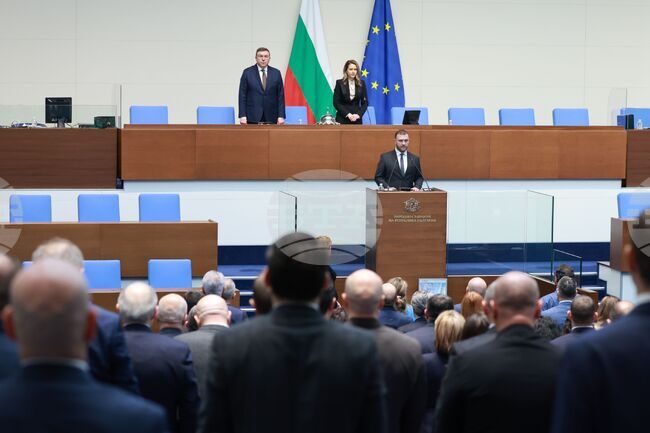 Едис Даудов, който тази сутрин положи клетва като народен представител, е подал заявление за напускане на групата на АПС