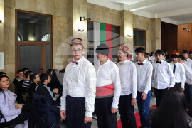 Самоков - ученици - списание - дефиле