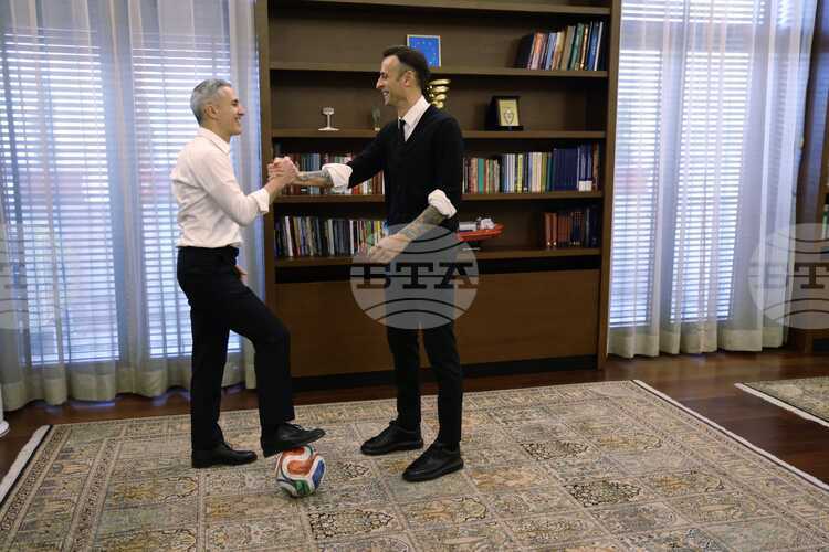 Football Legend Dimitar Berbatov to Advise PM Gurov on Sport Matters