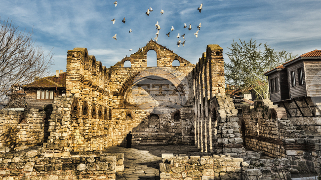 Българска национална телевизия започва излъчването на документалната поредица „Образи от България“