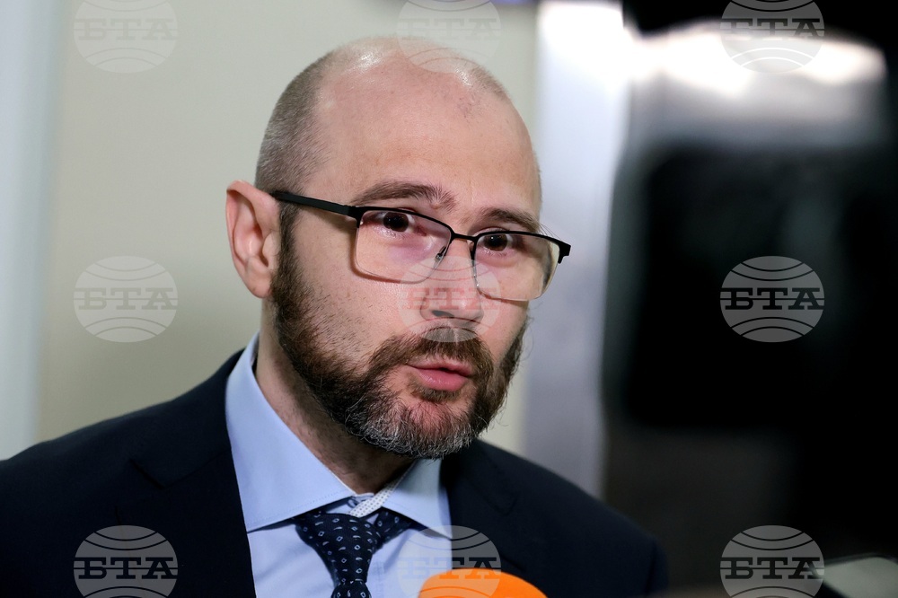 Според служебния правосъден министър прокуратурата избирателно вади информация по разследването за „Осемте джуджета“