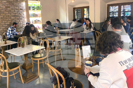 Турция - кафе „Миноя Пера“ - книги - Георги Господинов