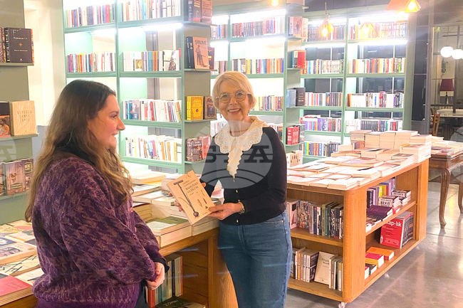 Турция - кафе „Миноя Пера“ - книги - Георги Господинов