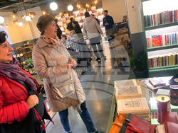 Турция - кафе „Миноя Пера“ - книги - Георги Господинов