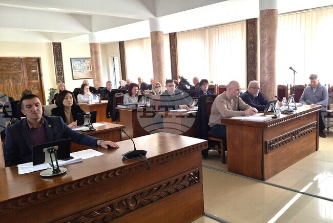 Общинският съвет в Харманли гласува петпроцентно увеличаване на месечните заплати на кметовете на населени места