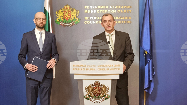 За сериозно завишаване на цените при две обществени поръчки в Министерството на здравеопазването информира служебният министър Михаил Околийски