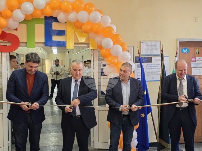 STEM център откриха в плевенската Професионална гимназия по транспорт