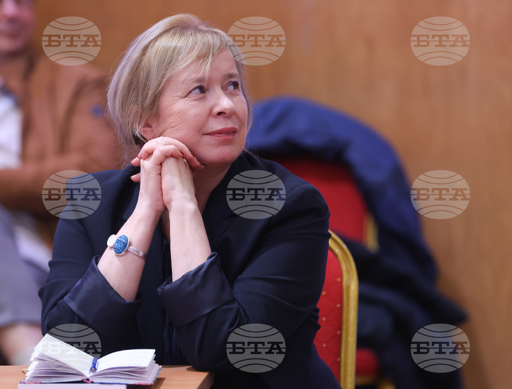 Трябва да създадем условия, в които да правим изкуството, което българският зрител заслужава, каза доц. д-р Екатерина Кънчева