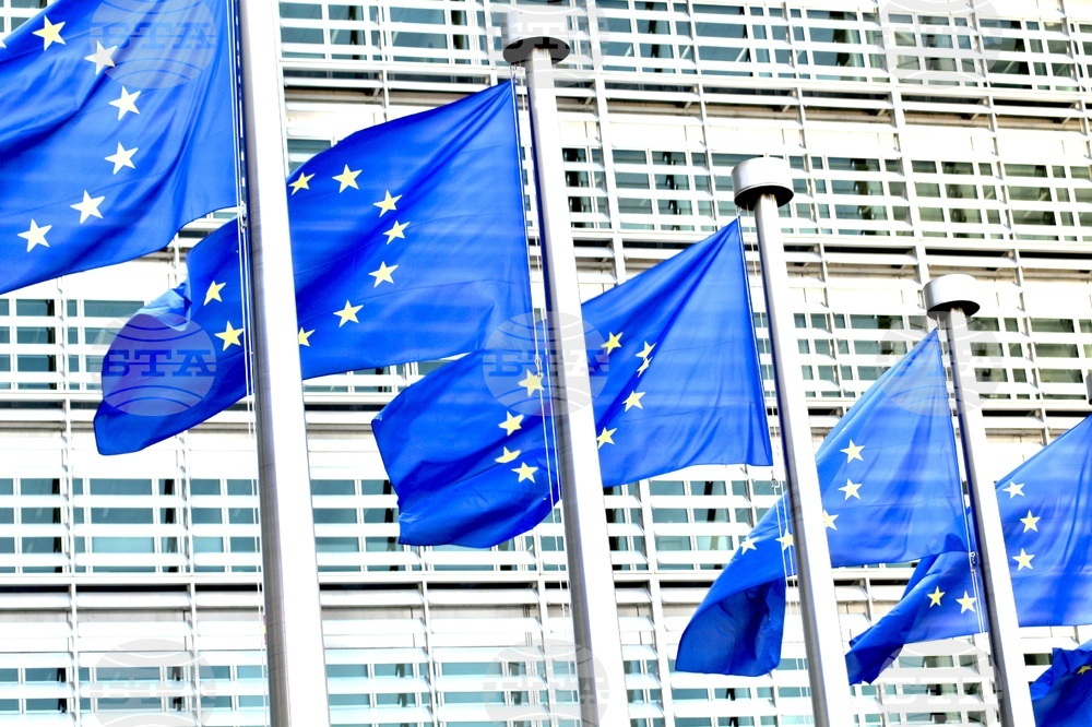 ЕК ще създаде възможност за по-лесен достъп до кредити за държавите от ЕС в близост до Украйна, Русия и Беларус, сред които и България