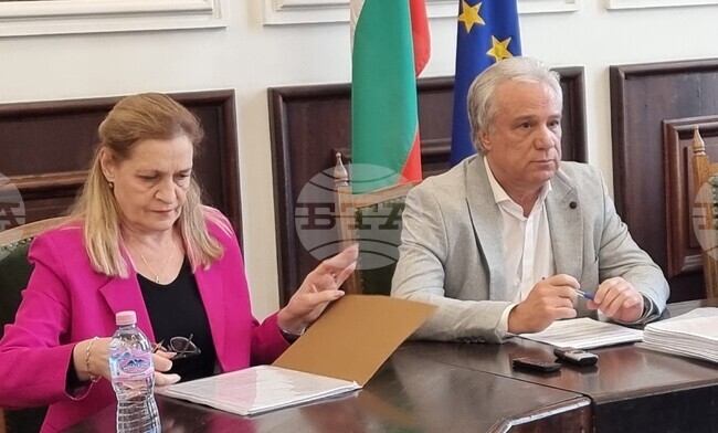 Общинският съвет в Сливен увеличава възрастта за подпомагане на осиновени деца до 10 години