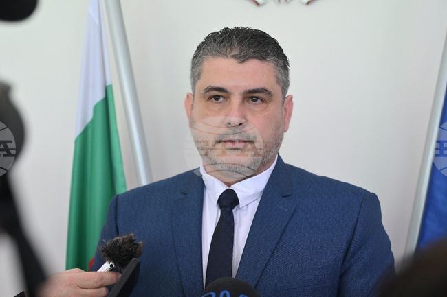 Бюлетините за парламентарния вот пристигат утре в Монтана, съобщи областният управител Михаил Иванов 