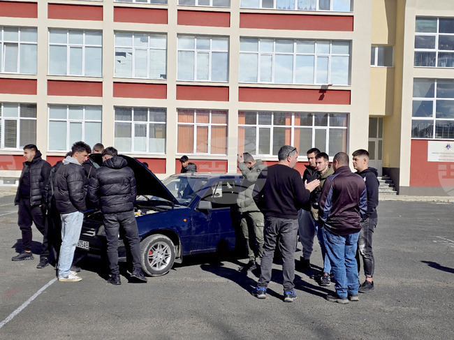 Ретро автомобил бе включен в кампания сред ученици от Кърджали за превенция на шофирането след употреба на алкохол и наркотици