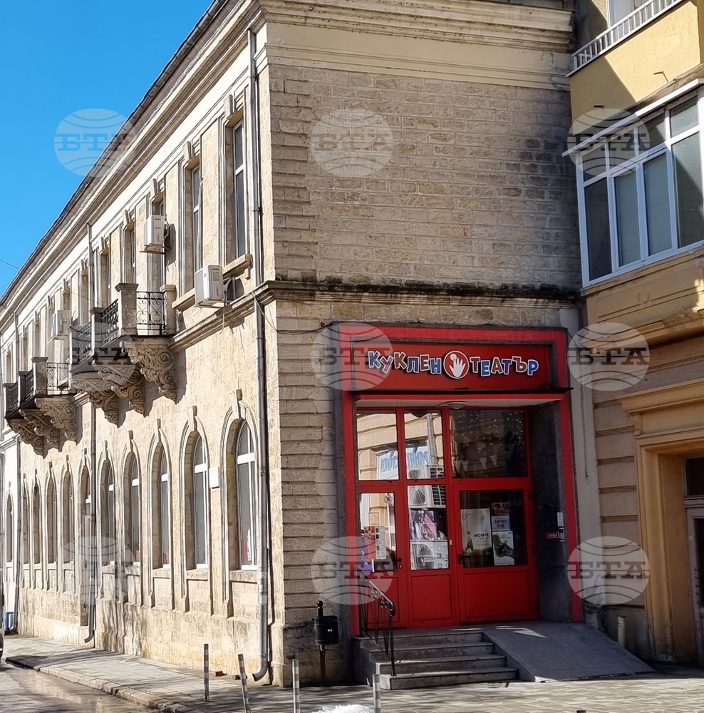 Спектакълът "Червената шапчица" поставя преди 70 години началото на професионалния път на Кукления театър в Русе