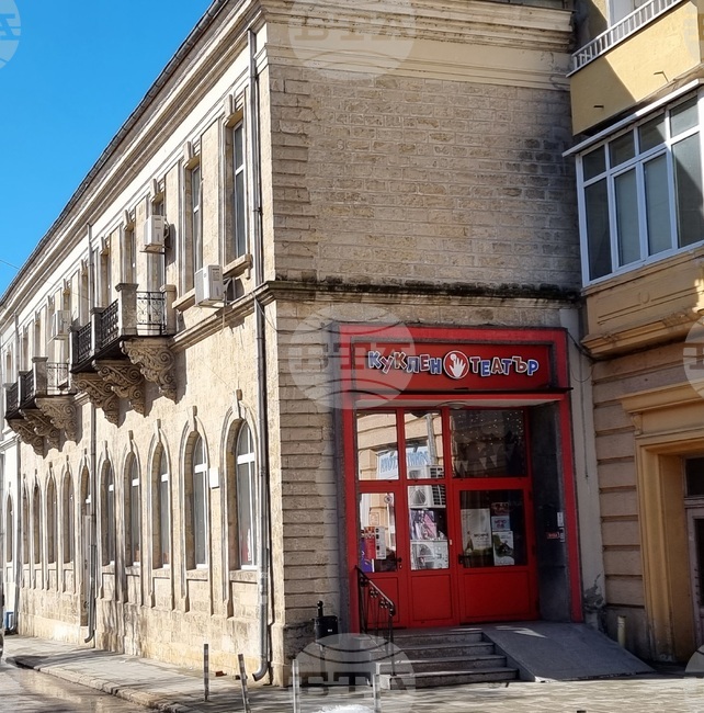 Спектакълът "Червената шапчица" поставя преди 70 години началото на професионалния път на Кукления театър в Русе