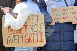 Румъния - Букурещ - образование - протест