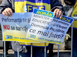 Румъния - Букурещ - образование - протест