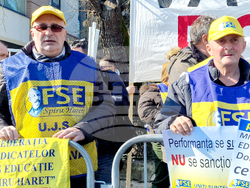 Румъния - Букурещ - образование - протест