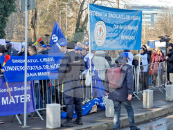 Румъния - Букурещ - образование - протест