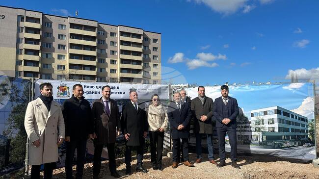 Над 570 ученици ще учат в ново основно училище в квартал „Студентски град“, чието строителство започна