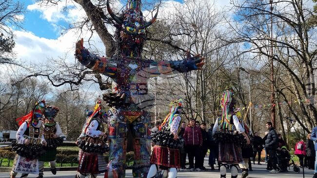 Петметрова фигура на кукер е новата атракция на Международния маскараден фестивал „Кукерландия” в Ямбол
