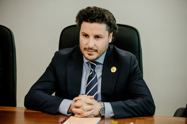 МИНА: Президентът Милатович трябва да анулира решението за насрочване на избори на 11 юни, според премиера Дритан Абазович