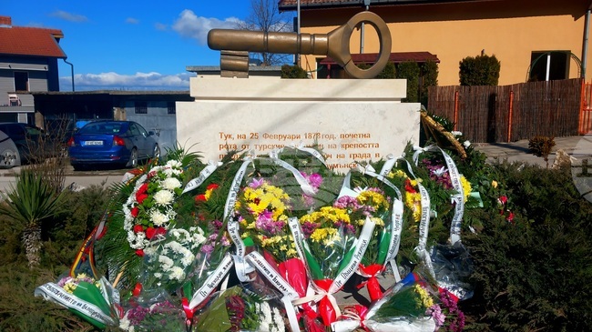 Белоградчик отбеляза 148 години от освобождението си с откриване на паметник