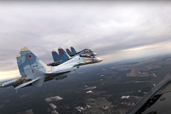 Русия е вдигнала изтребител Су-30, за да попречи на американски разузнавателен дрон да наруши въздушното ѝ пространство
