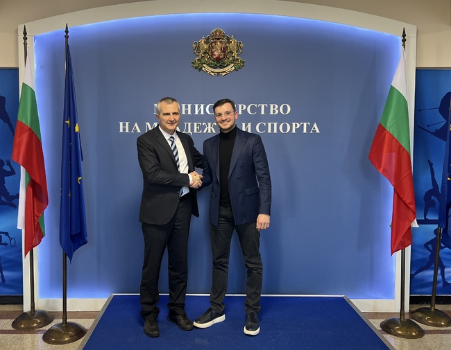 ММС: Министър Димитър Илиев се срещна с представители на Националния младежки форум