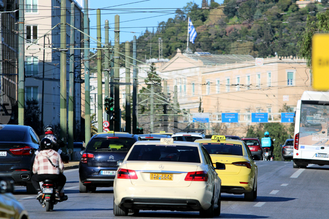 Общонационална стачка ще се проведе в Гърция в събота, очаква се да засегне железопътния и морски транспорт, съобщиха от МВнР