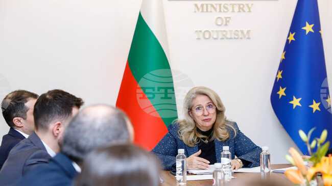 Краткият мандат на служебното правителство не променя ангажимента към стабилността и предвидимостта в работата на туристическия сектор, заяви Ирена Георгиева