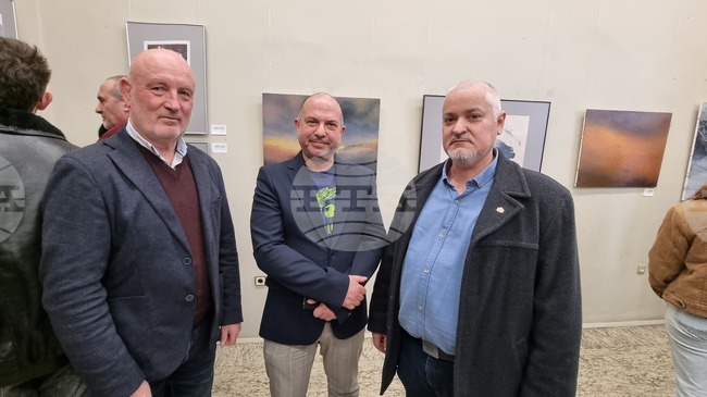 Изложбата „Балкански калейдоскоп“, представяща 15 творци от Балканите, беше открита във Велико Търново