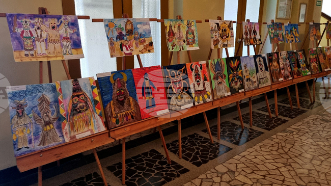 Над 700 рисунки на ученици от страната постъпиха в конкурса „Моята Кукерландия – нарисувай ми кукер”, част от маскарадния фестивал в Ямбол