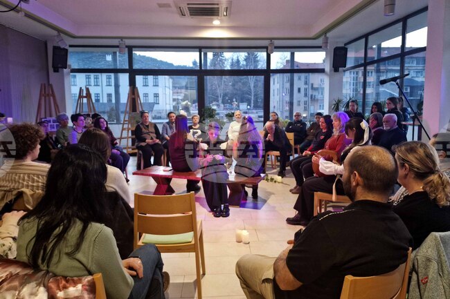 Троян - Вечер на любовната поезия