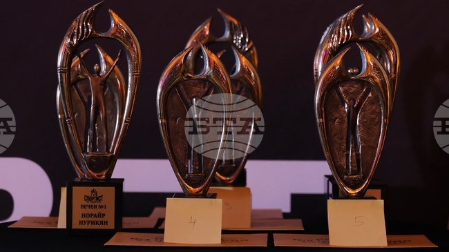 Националният отбор на България по волейбол за мъже е Отбор на годината, Джанлоренцо Бленджини е номер 1 при треньорите