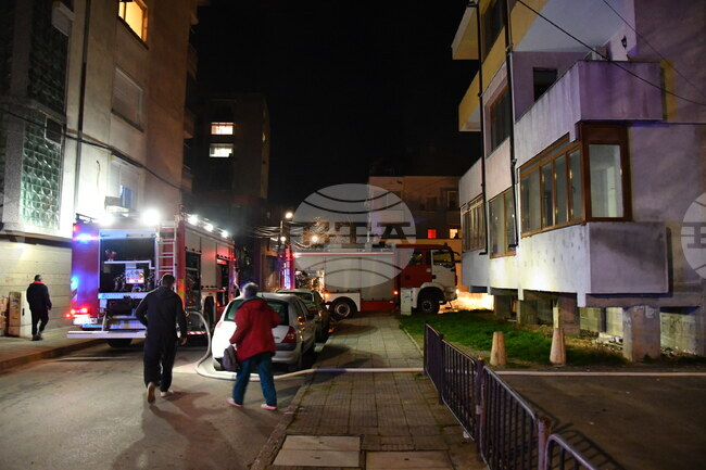 Обитатели на жилищна кооперация в Хасково бяха евакуирани заради пожар