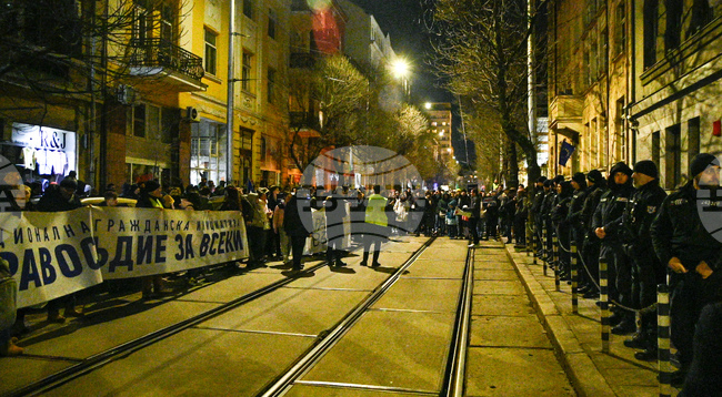 С шествие до ВСС приключи протестът в центъра на София с искане за оставката на и.ф. главен прокурор Борислав Сарафов