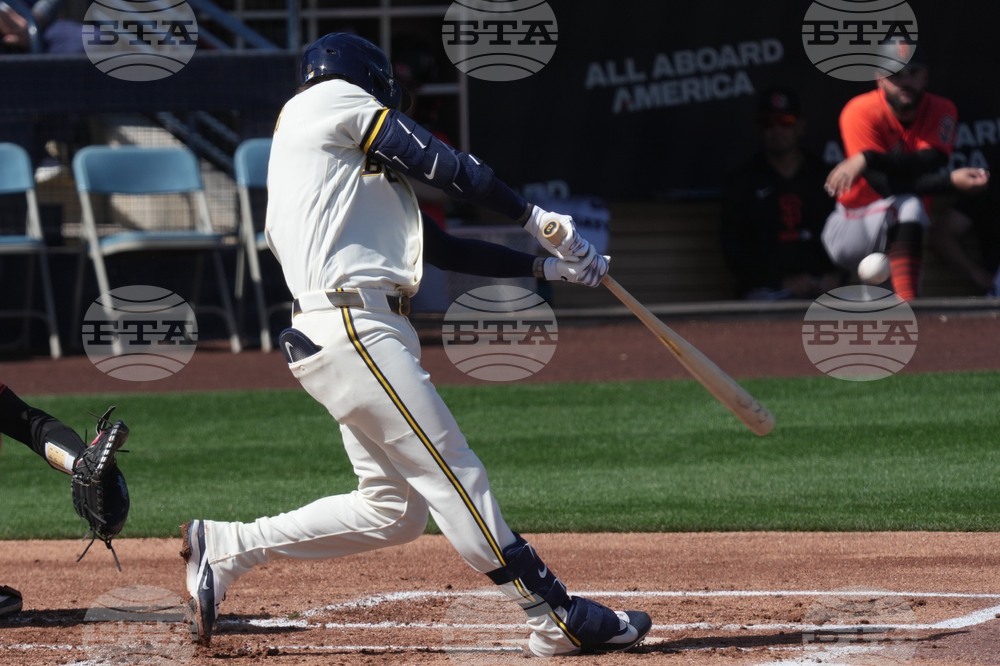 Giants Brewers Spring Baseball