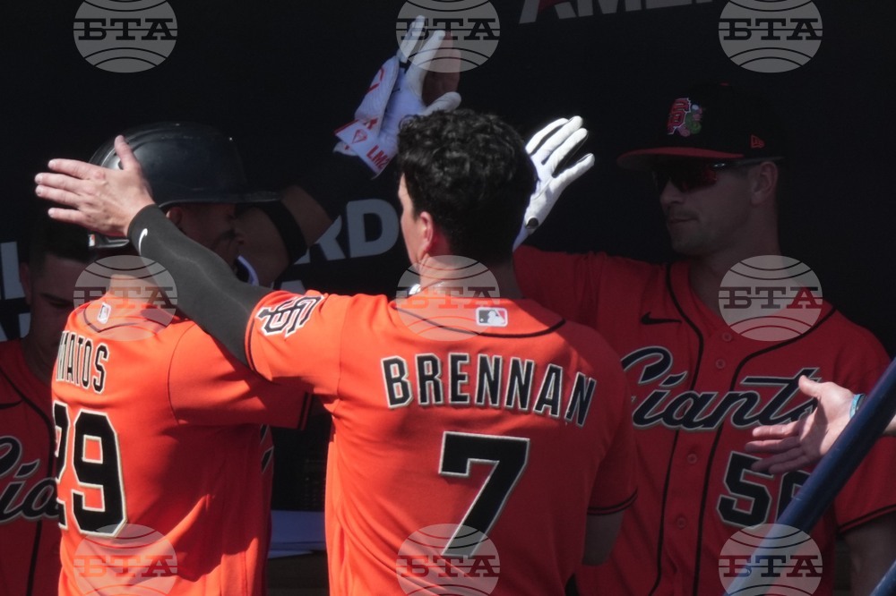 Giants Brewers Spring Baseball