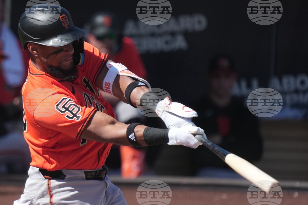 Giants Brewers Spring Baseball