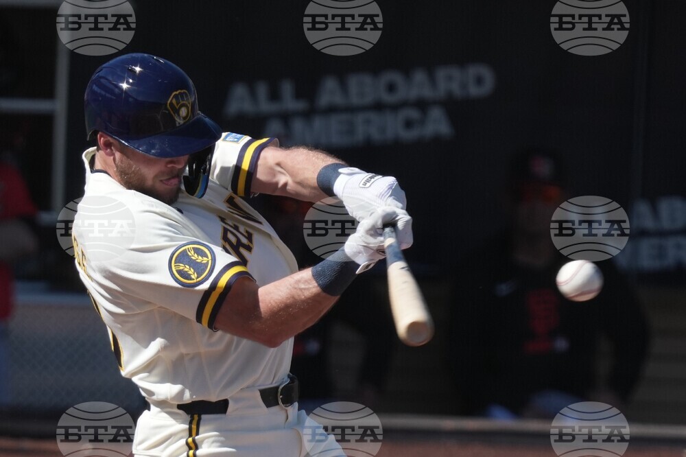 Giants Brewers Spring Baseball