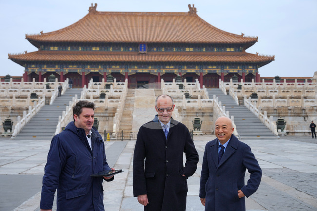 Мерц посети Забранения град в Пекин в края на визитата си в Китай