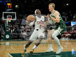 Cavaliers Bucks Basketball