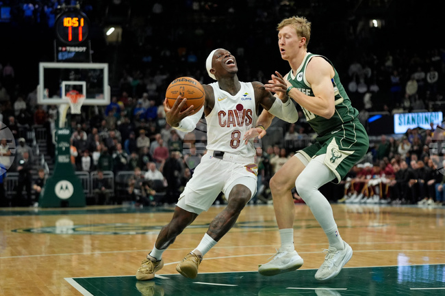 Cavaliers Bucks Basketball